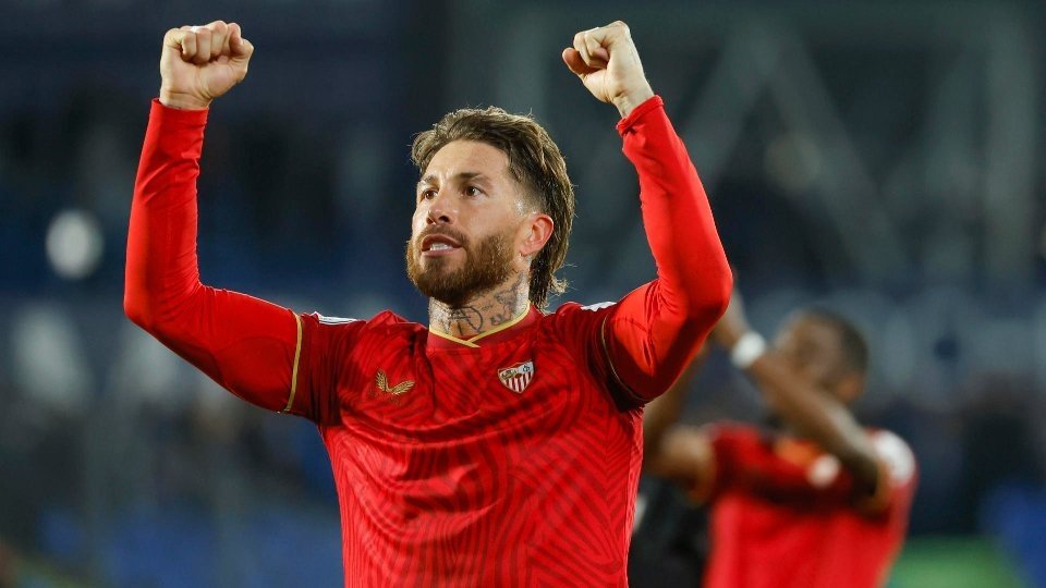 According to journalist Pablo Pinto, the veteran defender emerged as a summer option for the 'Azulones', but the club opted against a deal.