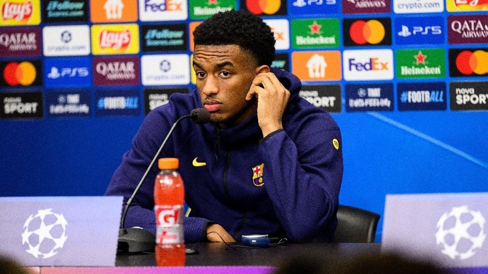 Alejandro Balde est dans le viseur de trois écuries de Premier League. EFE