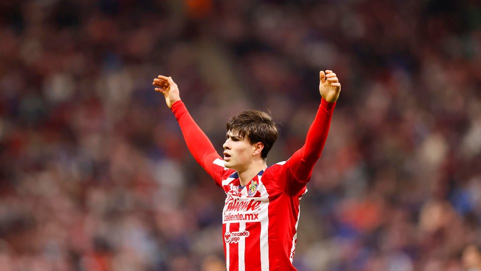 Barcelona e Dortmund disputam jovem estrela mexicana