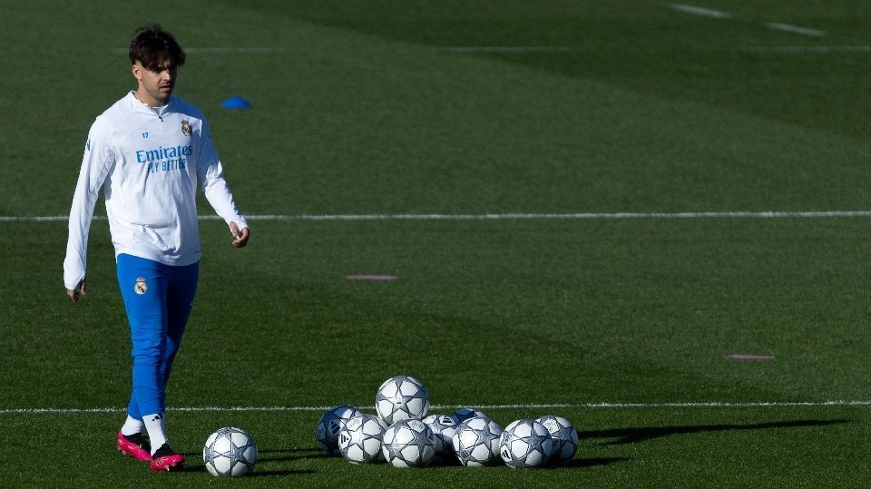 Raúl Asencio de retour dans le groupe du Real Madrid