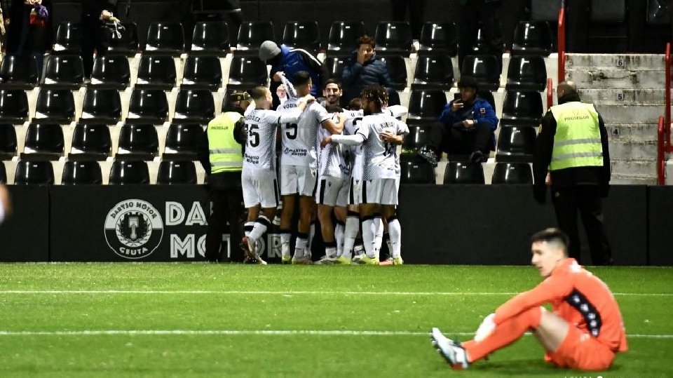 El Ceuta llega a buen puerto
