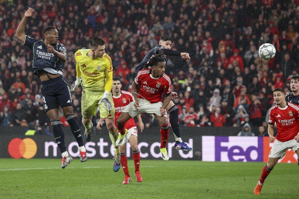 Trubin reedita el cabezazo épico de Lisboa