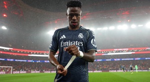 España se aleja de la quinta plaza Champions