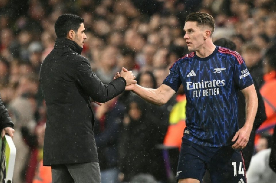 El Arsenal recuperó confianza ante el Leeds United (0-4) para marcar territorio en la Premier. Los 'gunners' meten presión a City y Aston Villa, obligados a ganar para seguir su estela.