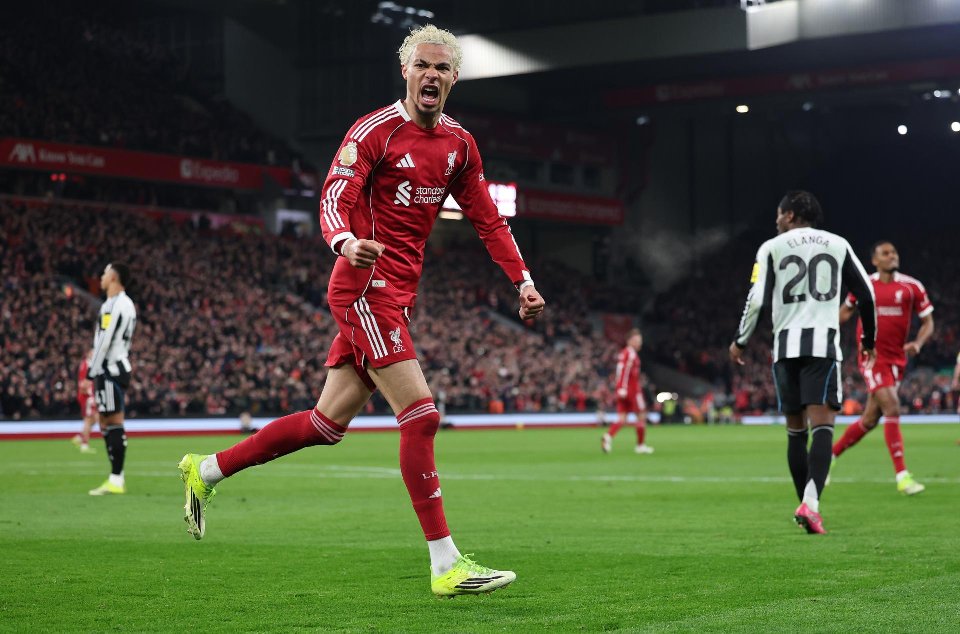 Ekitiké impone su ritmo en Anfield