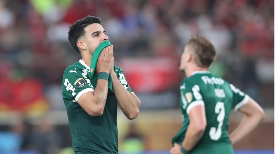 Clube paulista recusa oferta de 20 milhões de euros enviada pelo Spartak de Moscou pelo atacante argentino.