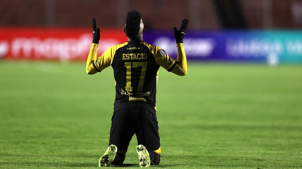 The Strongest de Bolivia venció al Deportivo Táchira de Venezuela con la anotación de dos penaltis, en el partido de ida de la fase 1 de la Copa Libertadores.