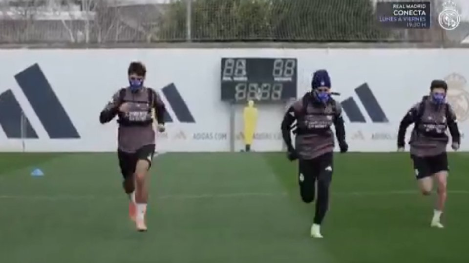 Pintus salta a escena: sesión de tres horas y máscaras de hipoxia