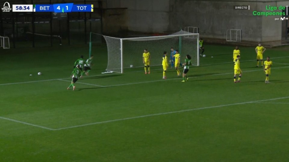 El Betis reaccionó y remontó ante el Tottenham Hotspur para finalizar con una contundente victoria por 5-1 que le dio el pase a los octavos de la Youth League. Rodrigo Marina, protagonista con un 'hat-trick'.