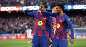 Lamine marca, asiste y juega