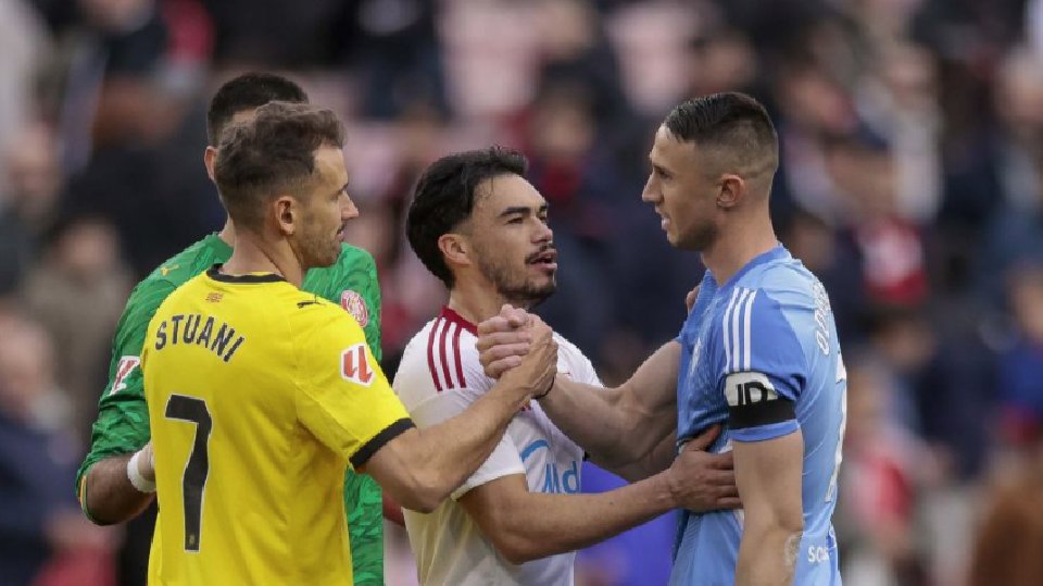 Vlachodimos devuelve la calma