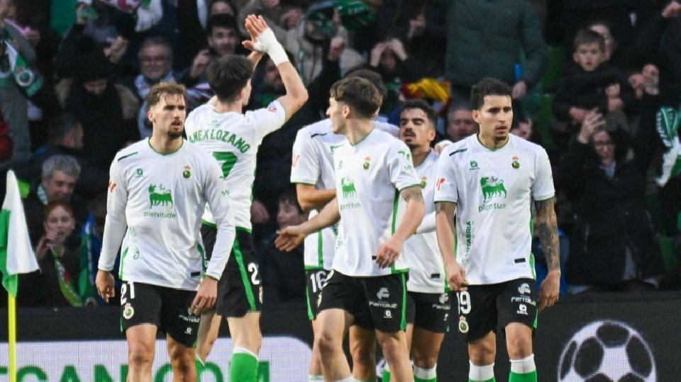 La delantera del líder se resquebraja en un mes