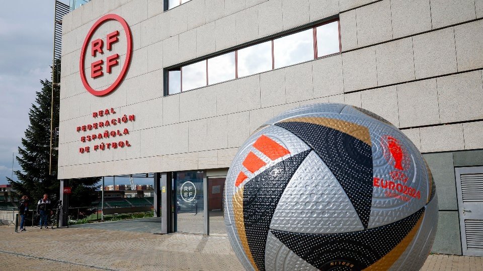 Este lunes 4 de mayo, se sortearon las semifinales del 'play off' de ascenso a Primera Federación y del 'play out' por la permanencia en Segunda Federación. Los encuentros de ida se disputarán el 9 y 10 de mayo, con las vueltas programadas para el siguiente fin de semana.
