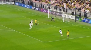 Con algo de fortuna, En-Nesyri marcó su primer gol con el Al-Ittihad