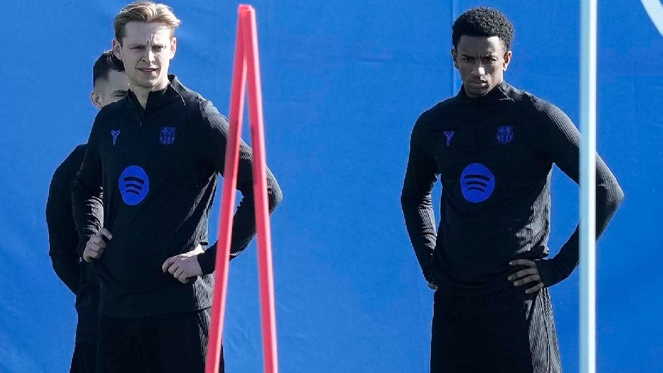 De Jong vuelve parcialmente con el grupo