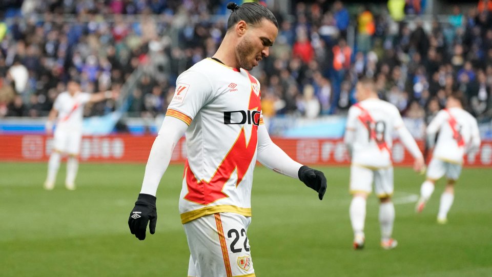 El Rayo inscribe por sorpresa a Raúl de Tomás