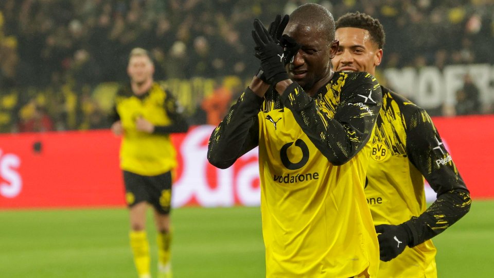 Guirassy y Ryerson alzan la vista