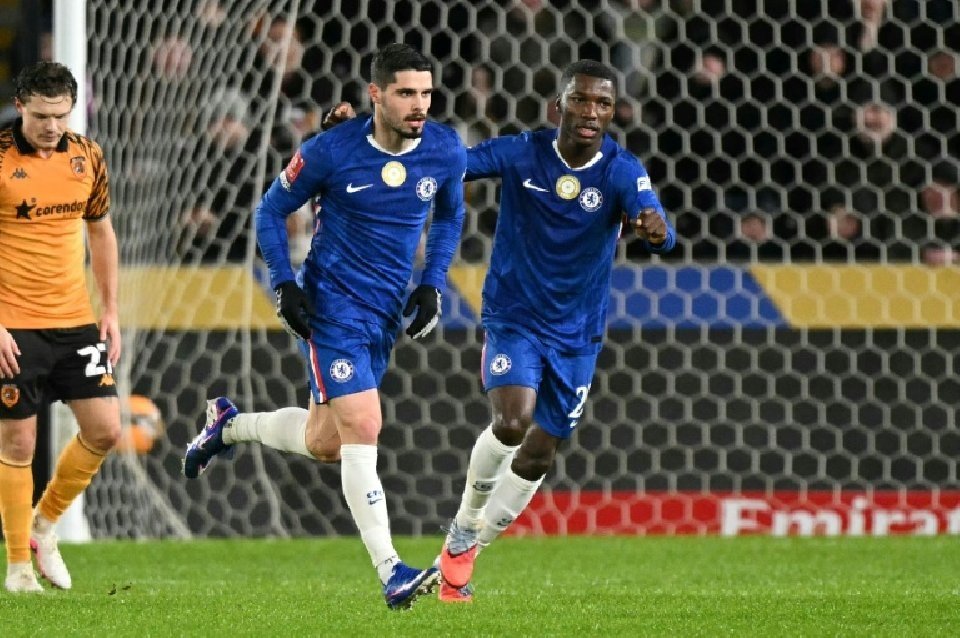 Le triplé de Pedro Neto propulse Chelsea vers une démonstration face à Hull en Coupe d'Angleterre
