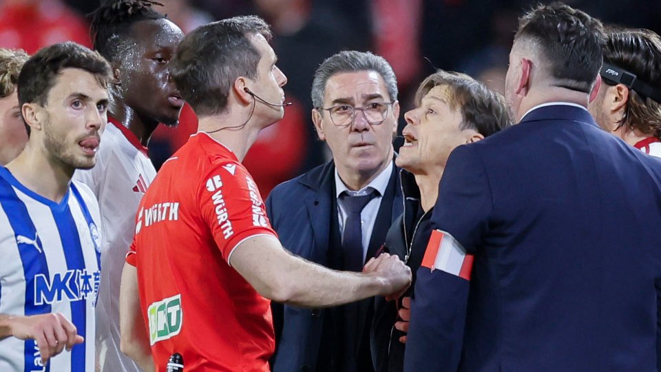 El Sevilla echa el kit de supervivencia en medio del caos