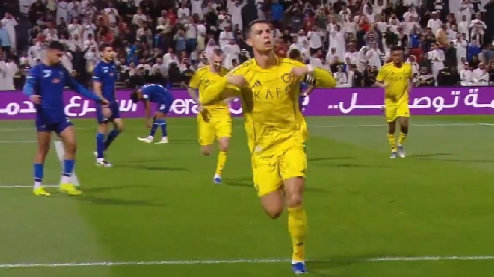 Cristiano, ausente en los dos últimos partidos del Al-Nassr por una queja al FIP,  volvió a jugar y lo hizo por la puerta grande. El luso tardó 18 minutos en marcar su tanto número 963 en su trayectoria.