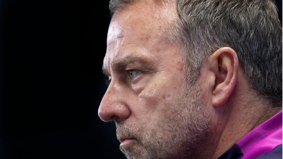 Hansi Flick elogió a Kylian Mbappé en la previa del 'Clásico'. EFE
