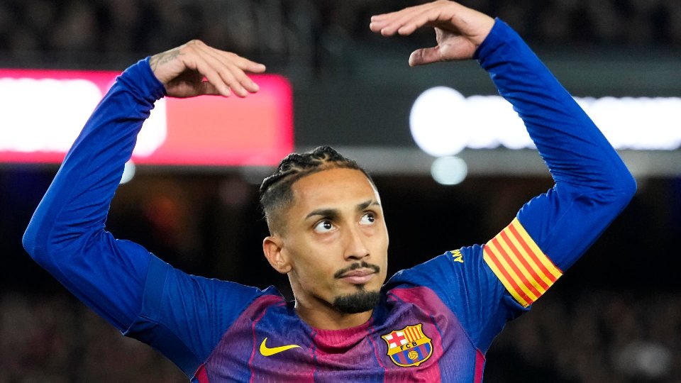 Raphinha critica arbitragem após derrota do Barcelona e perda da liderança na LaLiga