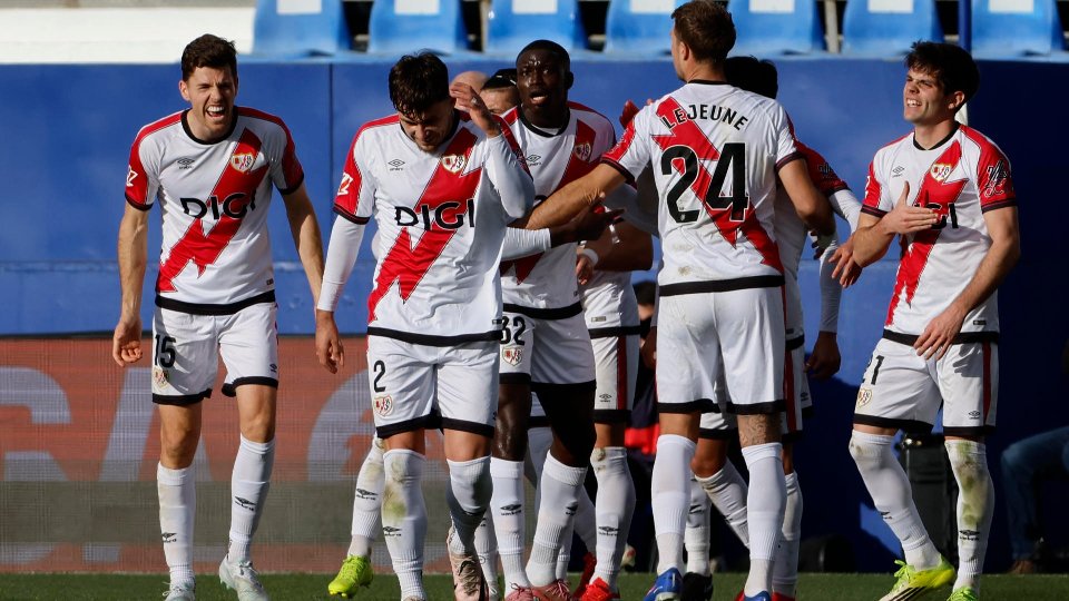 Champán en Copa, garrafón en Liga