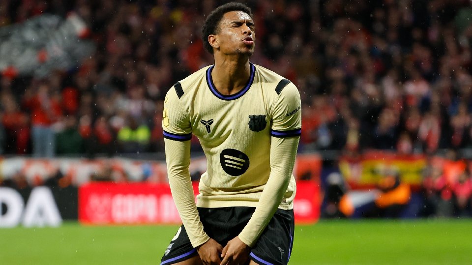 Barcelona segura Balde: lateral não está à venda apesar do interesse da Premier League