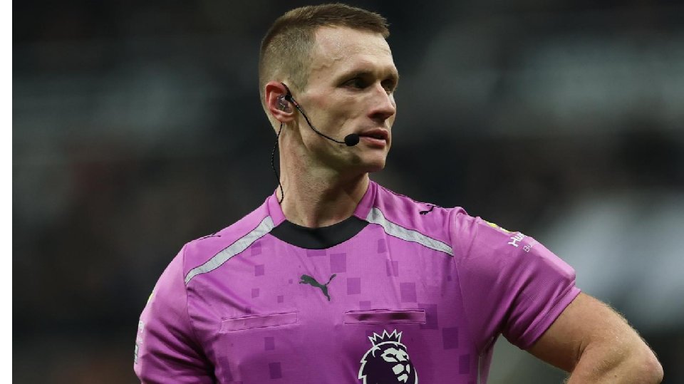 Hackett on referee's decision: 'frankly unbelievable'