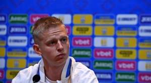 Zinchenko dice adiós al sueño del Mundial tras destrozarse la rodilla