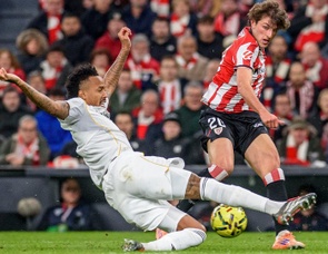 Valverde se cae de una lista a la que vuelve Militao