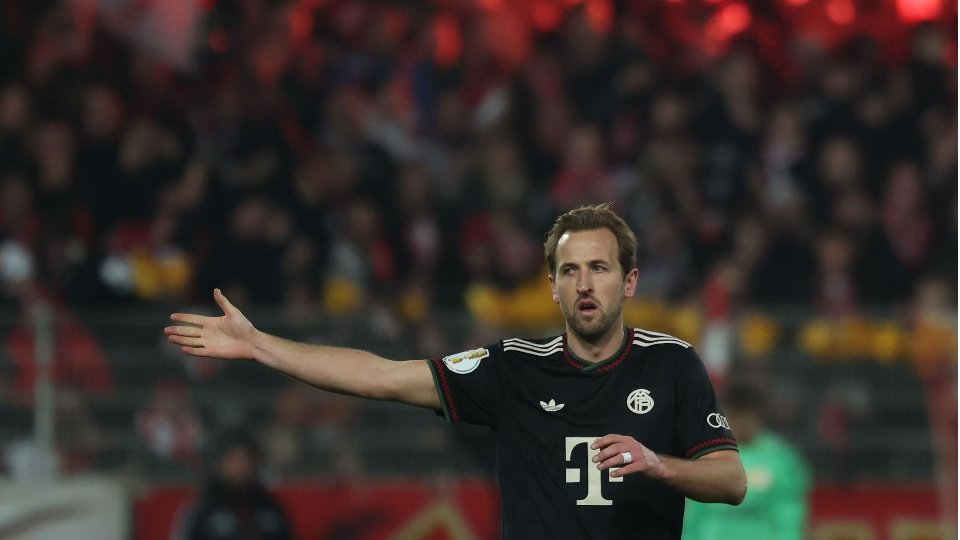 Un precandidato del Barça viste de azulgrana a Harry Kane