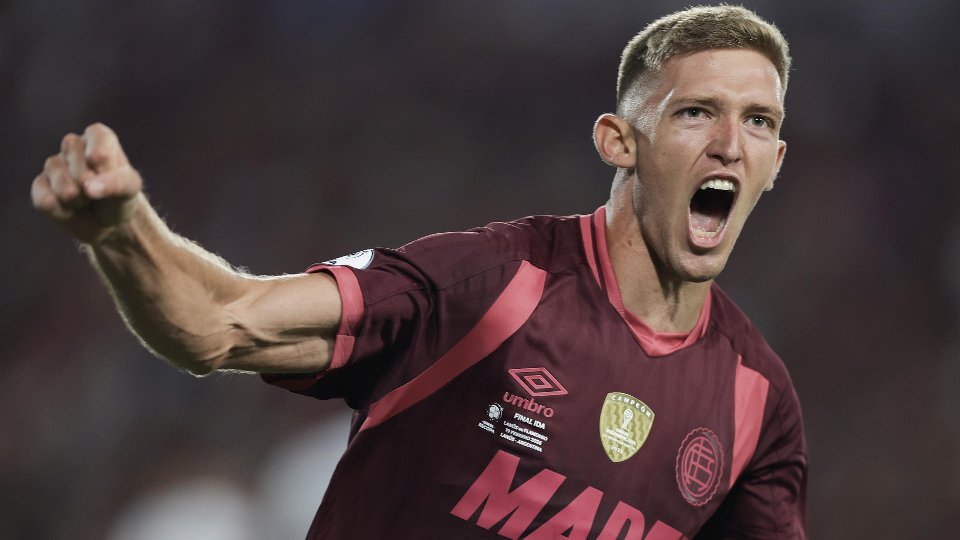 Lanús asesta el primer golpe