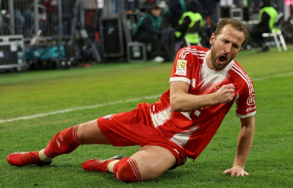 Le Bayern se fait peur contre Francfort mais creuse l'écart avec Dortmund