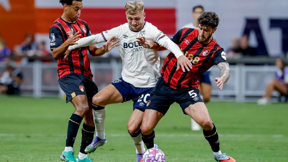 Roma and Juventus in race for Bournemouth's Marcos Senesi