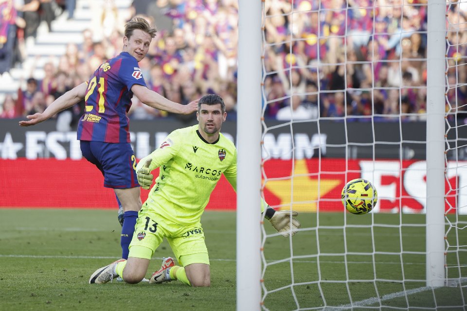 El Barça vuelve a los emoticonos sonrientes