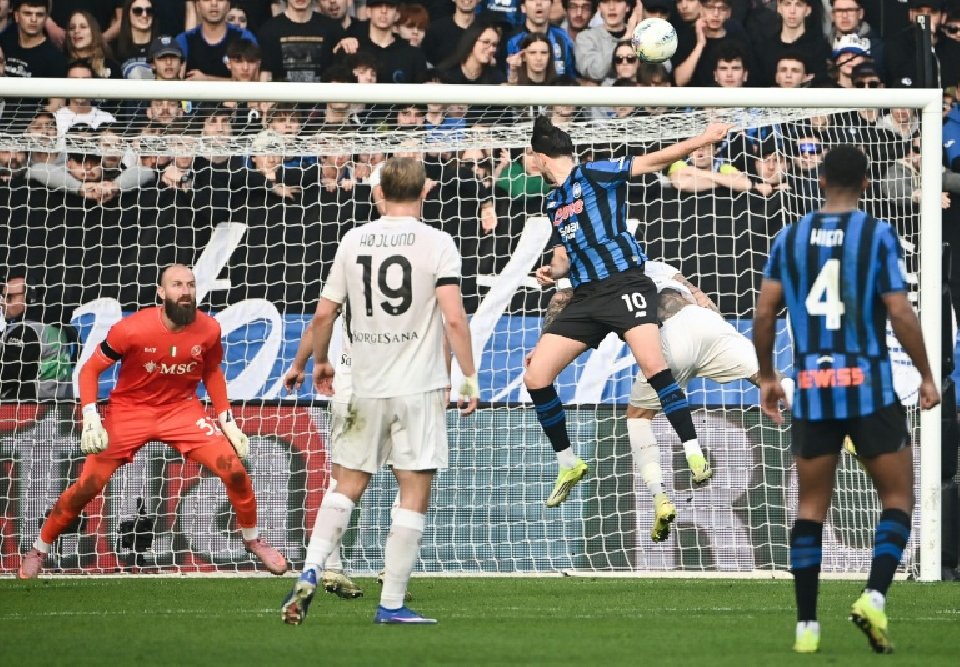 Naples perd à Bergame face à l'Atalanta