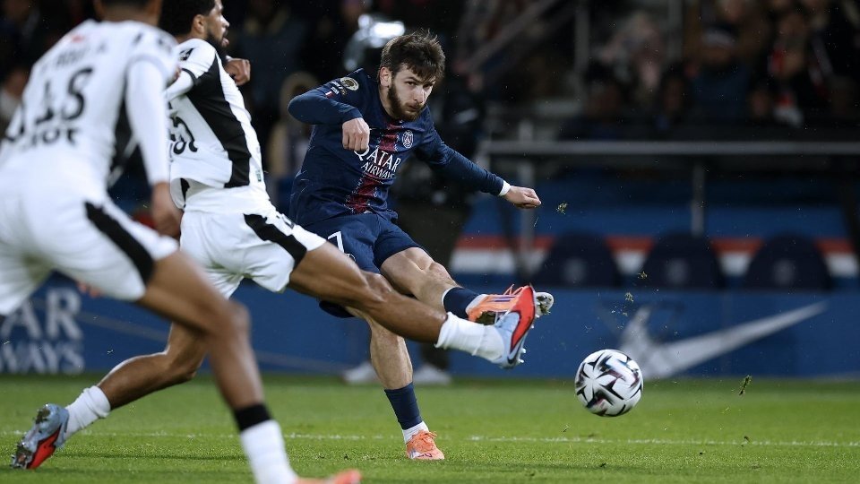 PSG hit with hefty fine over poor pitch conditions