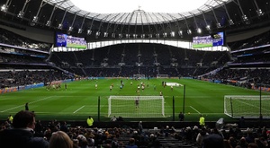 Multan al Tottenham por tres hinchas que hicieron el saludo nazi en Frankfurt