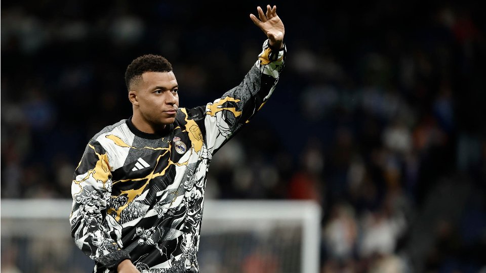 Mbappé, entre el miedo del quirófano y el parche conservador