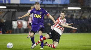 La torre de la Eredivisie y de Europa: Lauritsen, el delantero anticompetitivo en consolas