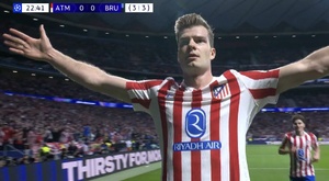 Sorloth aprovechó el regalo de Mignolet y Ordóñez empató de cabeza