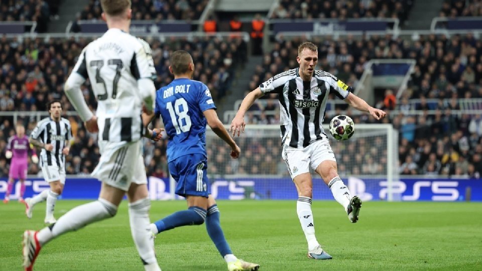 Vainqueur 3-2 face à Qarabağ ce mardi, Newcastle United a validé sa qualification pour les huitièmes de finale de la Ligue des Champions sur un score cumulé sans appel de 9-3 contre les champions d'Azerbaïdjan.