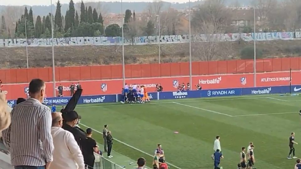 Diego Piqueras se convirtió en el héroe del Atleti en Youth League después de ser clave en la tanda de penaltis que clasificó a los rojiblancos frente al Maccabi Haifa.