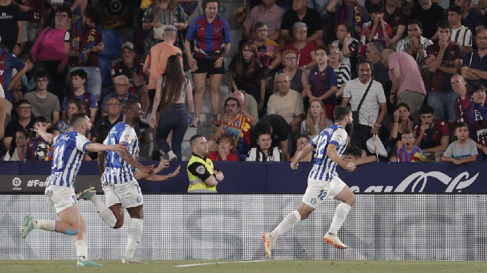 Sin barbas ni trompetas