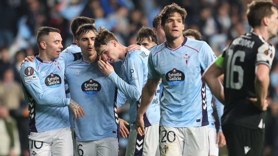 El Celta estará en los octavos de final de la Europa League. El equipo de Claudio Giráldez eliminó al PAOK (1-0, 3-1 en el global) gracias al gol diferencial de Williot Swedberg que desatascó la vuelta del 'play off'. El plan de Razvan Lucescu, sin Andrija Zivkovic ni Ioannis Konstantelias, se quedó muy lejos de inquietar el cruce.
