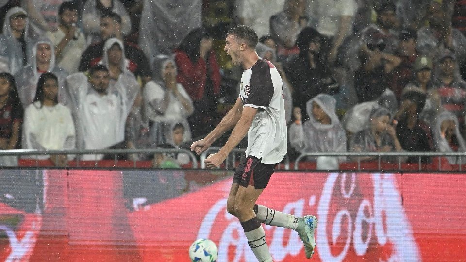 Argentine Maracana: Lanus topple Flamengo in extra time to claim Recopa
