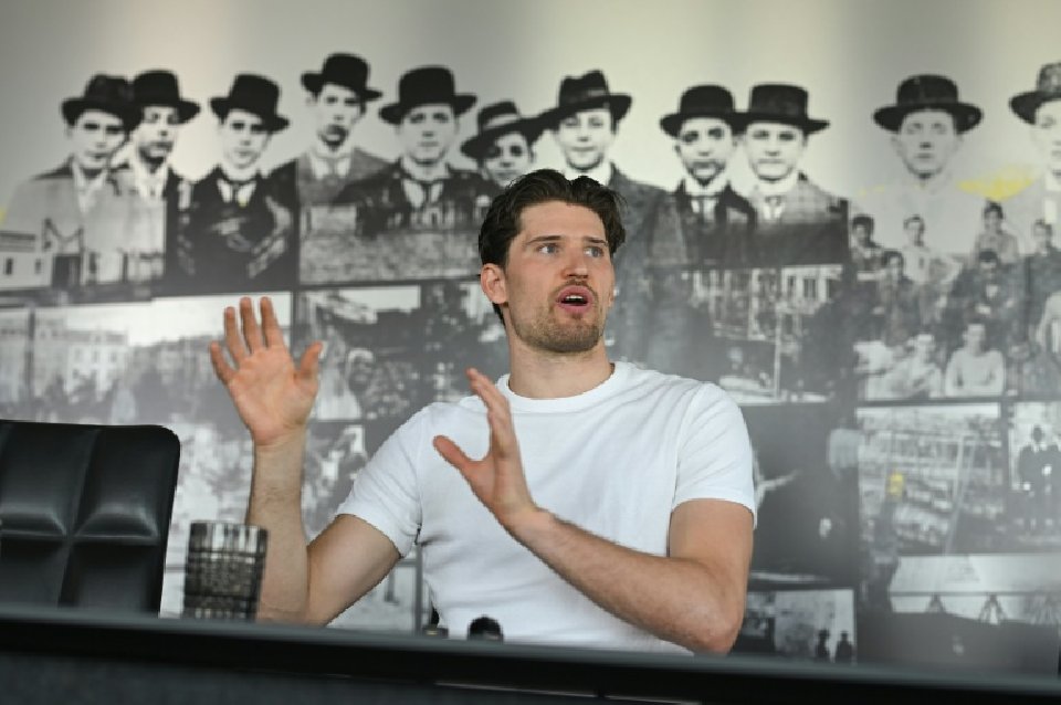 Kobel empolgado para o clássico Dortmund - Bayern