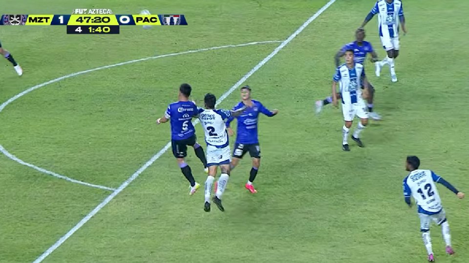 Mazatlán saca la cabeza ante Pachuca