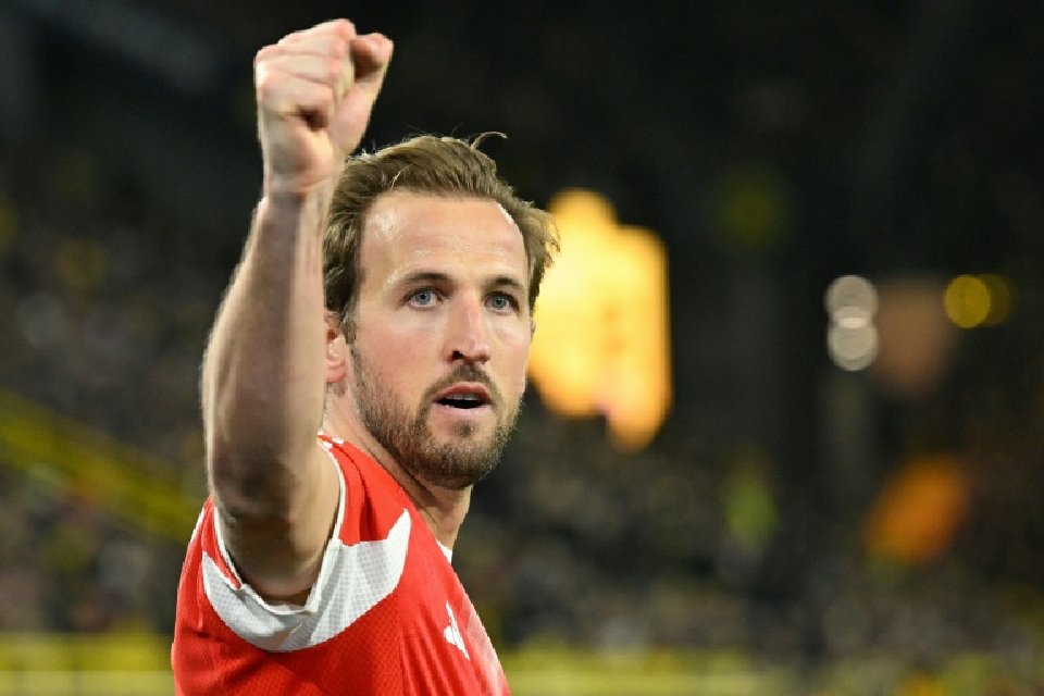 Kane bags brace as Bayern end Dortmund's title hopes